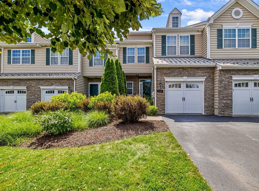 1318 Glastonbury Lane, Fishkill, NY 12524