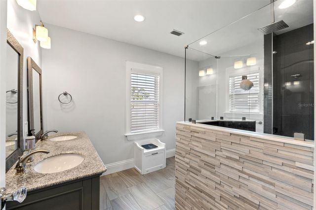 1170 24TH AVENUE N, St Petersburg, FL 33704