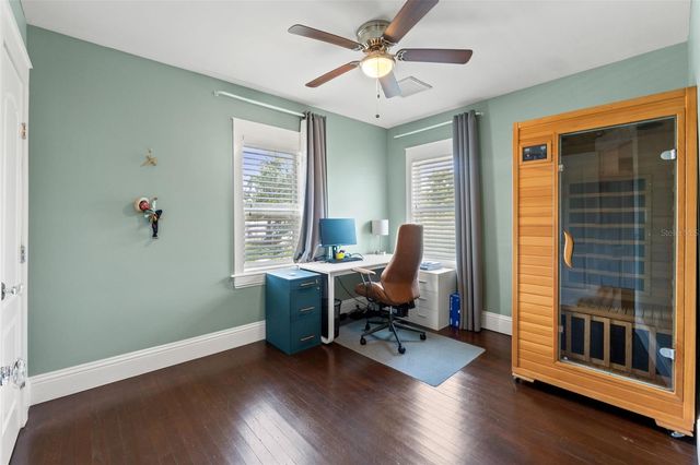 1170 24TH AVENUE N, St Petersburg, FL 33704