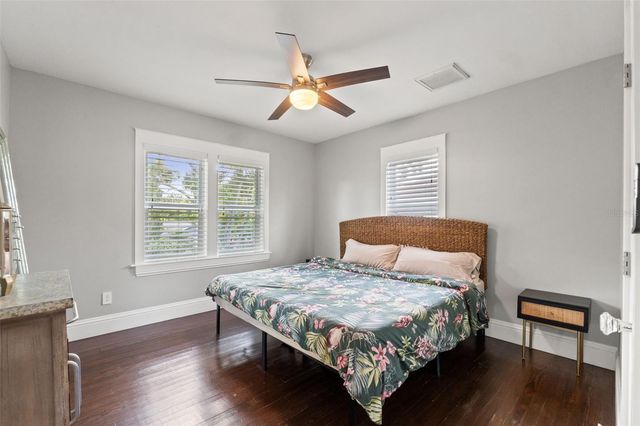 1170 24TH AVENUE N, St Petersburg, FL 33704