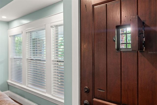 1170 24TH AVENUE N, St Petersburg, FL 33704