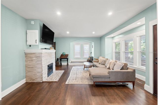 1170 24TH AVENUE N, St Petersburg, FL 33704