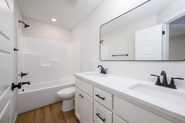 1627 N 156th Street, Basehor, KS 66007