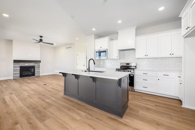 1627 N 156th Street, Basehor, KS 66007