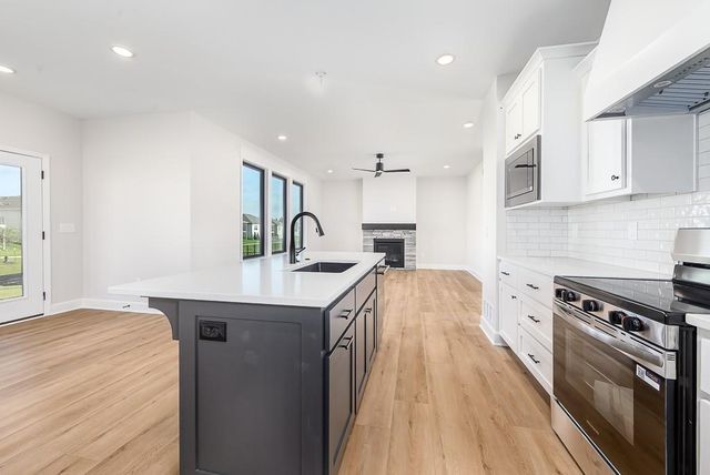 1627 N 156th Street, Basehor, KS 66007