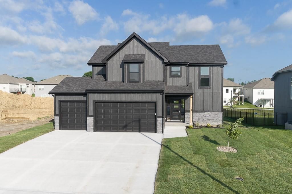 1627 N 156th Street, Basehor, KS 66007