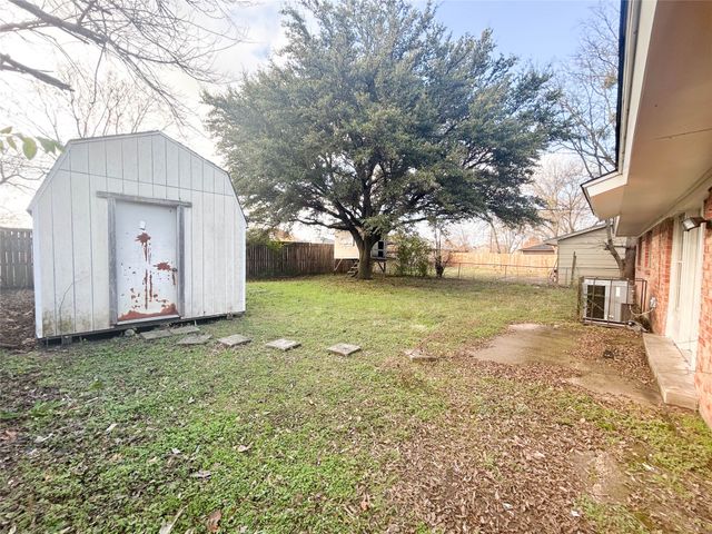 2641 Arlington Lane, Lancaster, TX 75134