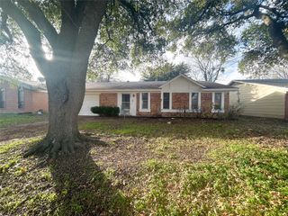 2641 Arlington Lane, Lancaster, TX 75134