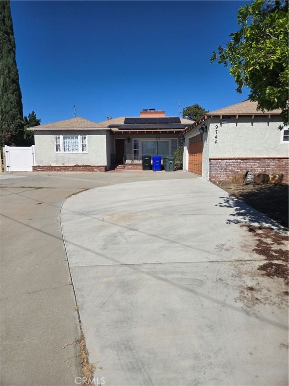 9744 Mango, Fontana, CA 92335 — exterior