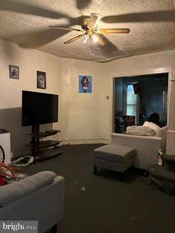 242 W ALBANUS ST, Philadelphia, PA 19120