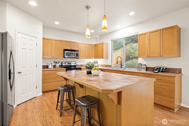 28113 150th Place SE, Kent, WA 98042