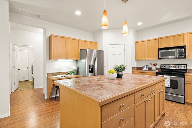 28113 150th Place SE, Kent, WA 98042