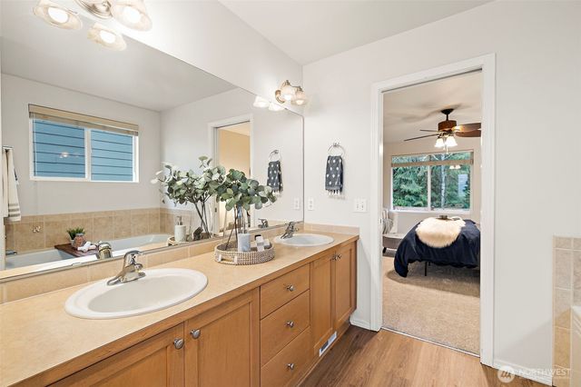 28113 150th Place SE, Kent, WA 98042