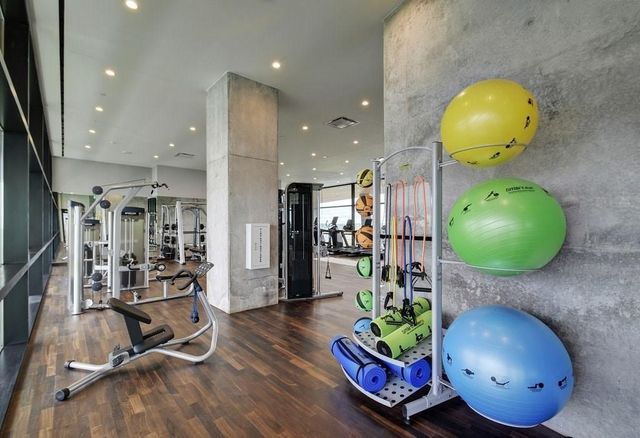 70 Rainey ST 1409, Austin, TX 78701