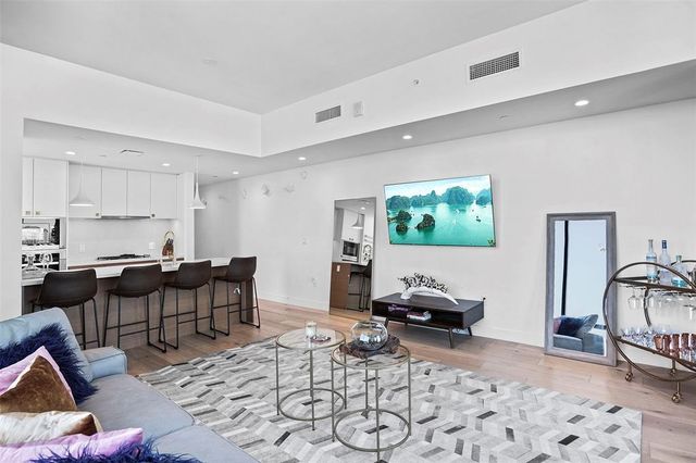 70 Rainey ST 1409, Austin, TX 78701