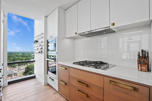 70 Rainey ST 1409, Austin, TX 78701