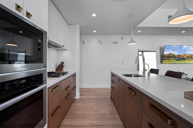 70 Rainey ST 1409, Austin, TX 78701