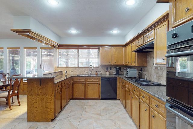 18107 W Cypress Hill Circle, Cypress, TX 77433