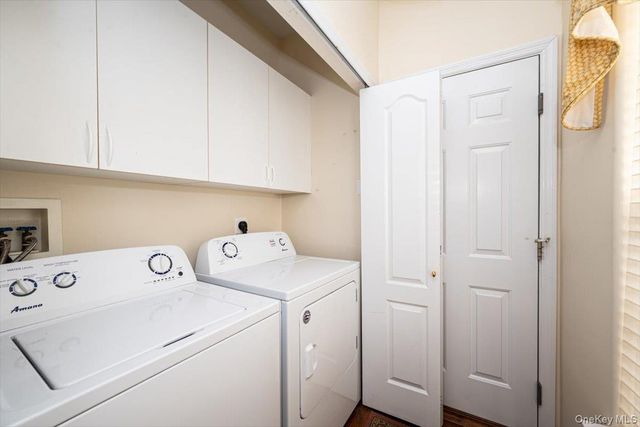 97 Windwatch Drive, Hauppauge, NY 11788