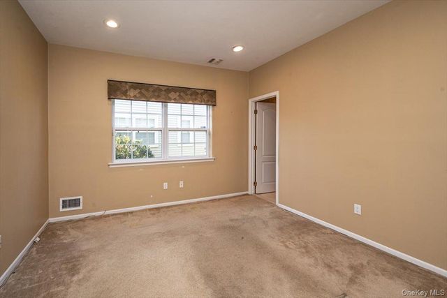 97 Windwatch Drive, Hauppauge, NY 11788