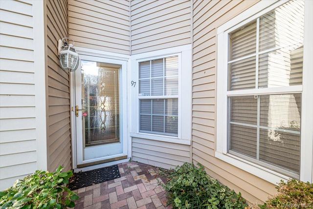 97 Windwatch Drive, Hauppauge, NY 11788