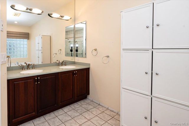 97 Windwatch Drive, Hauppauge, NY 11788