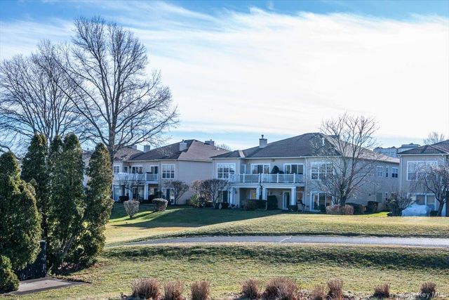 97 Windwatch Drive, Hauppauge, NY 11788