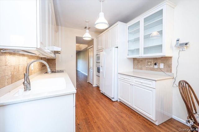 97 Windwatch Drive, Hauppauge, NY 11788