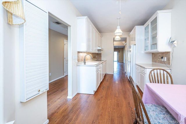 97 Windwatch Drive, Hauppauge, NY 11788