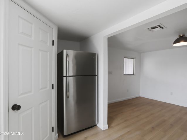 9047 N 9TH Street, Phoenix, AZ 85020