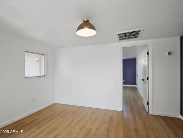 9047 N 9TH Street, Phoenix, AZ 85020