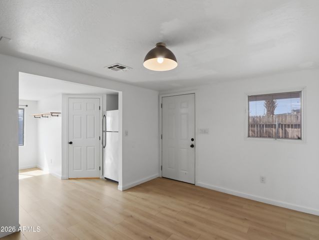 9047 N 9TH Street, Phoenix, AZ 85020