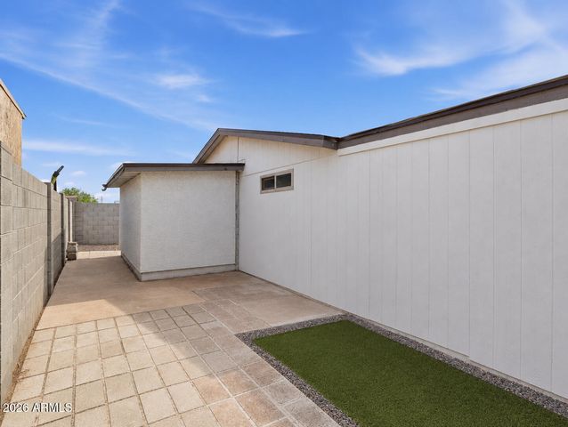 9047 N 9TH Street, Phoenix, AZ 85020