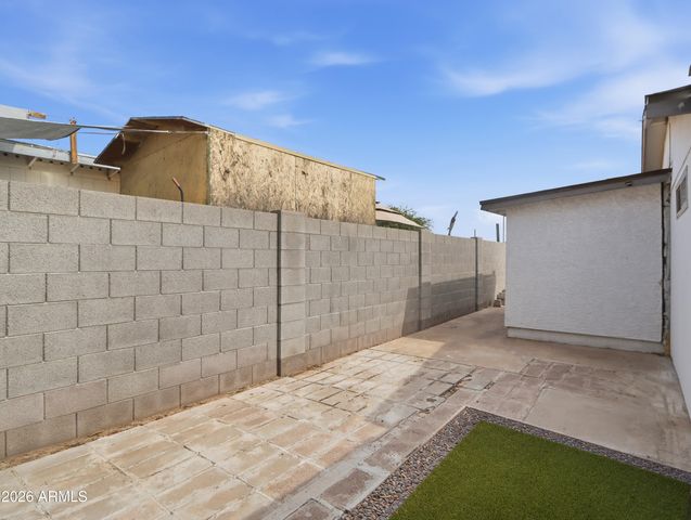 9047 N 9TH Street, Phoenix, AZ 85020