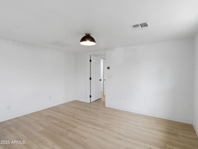 9047 N 9TH Street, Phoenix, AZ 85020