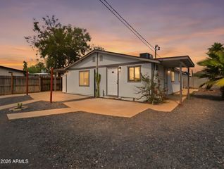 9047 N 9TH Street, Phoenix, AZ 85020