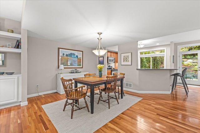 73 Park Road, South Burlington, VT 05403