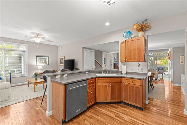 73 Park Road, South Burlington, VT 05403