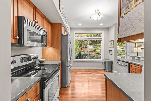 73 Park Road, South Burlington, VT 05403