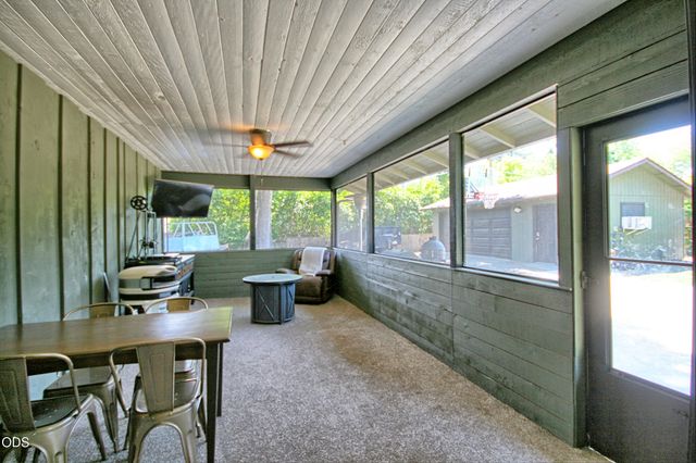 2162 Happy Valley Drive, Medford, OR 97501