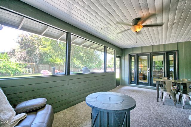 2162 Happy Valley Drive, Medford, OR 97501