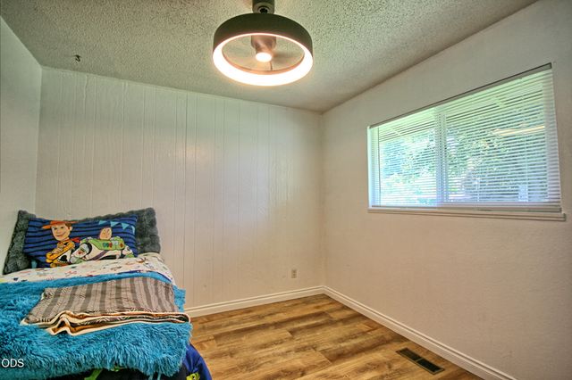 2162 Happy Valley Drive, Medford, OR 97501