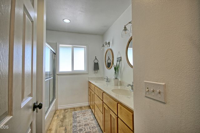 2162 Happy Valley Drive, Medford, OR 97501