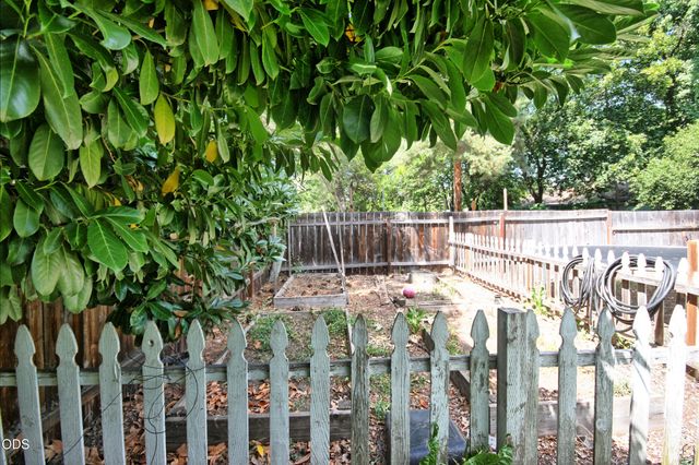 2162 Happy Valley Drive, Medford, OR 97501