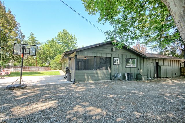 2162 Happy Valley Drive, Medford, OR 97501