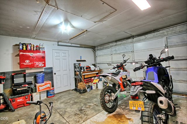 2162 Happy Valley Drive, Medford, OR 97501