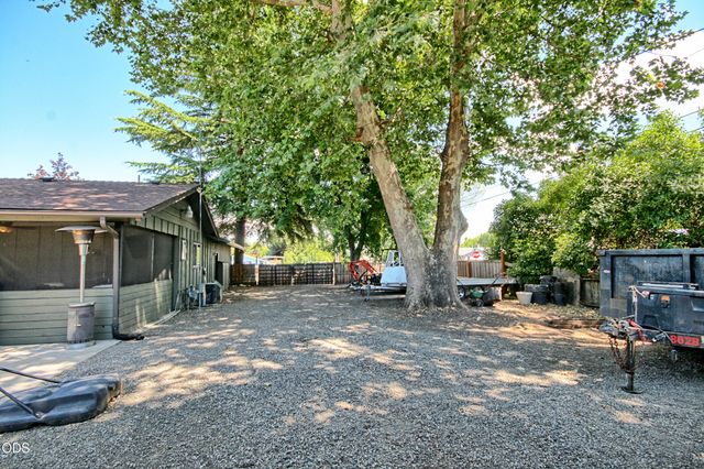 2162 Happy Valley Drive, Medford, OR 97501