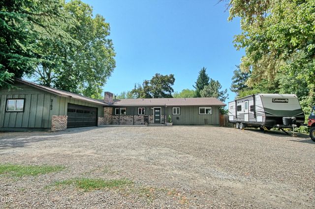 2162 Happy Valley Drive, Medford, OR 97501