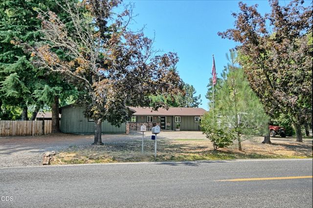 2162 Happy Valley Drive, Medford, OR 97501