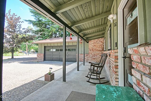 2162 Happy Valley Drive, Medford, OR 97501